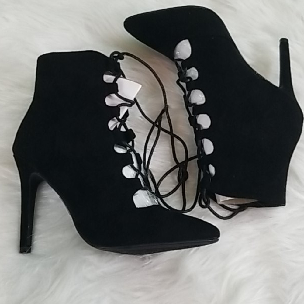 NWOT M&L Lace-up Heels